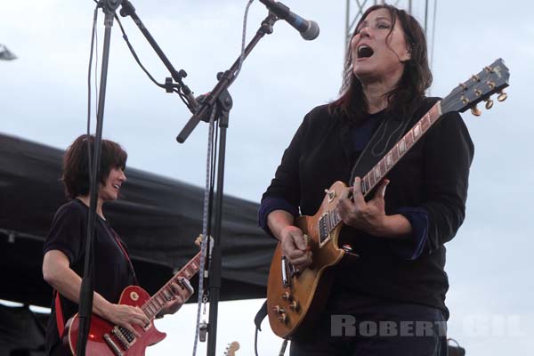 THE BREEDERS - 2018-06-03 - NIMES - Paloma - Flamingo - Kim Deal - Kelley Deal